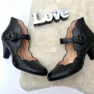 Miz Mooz | Tate Scalloped Mary Jane Pump